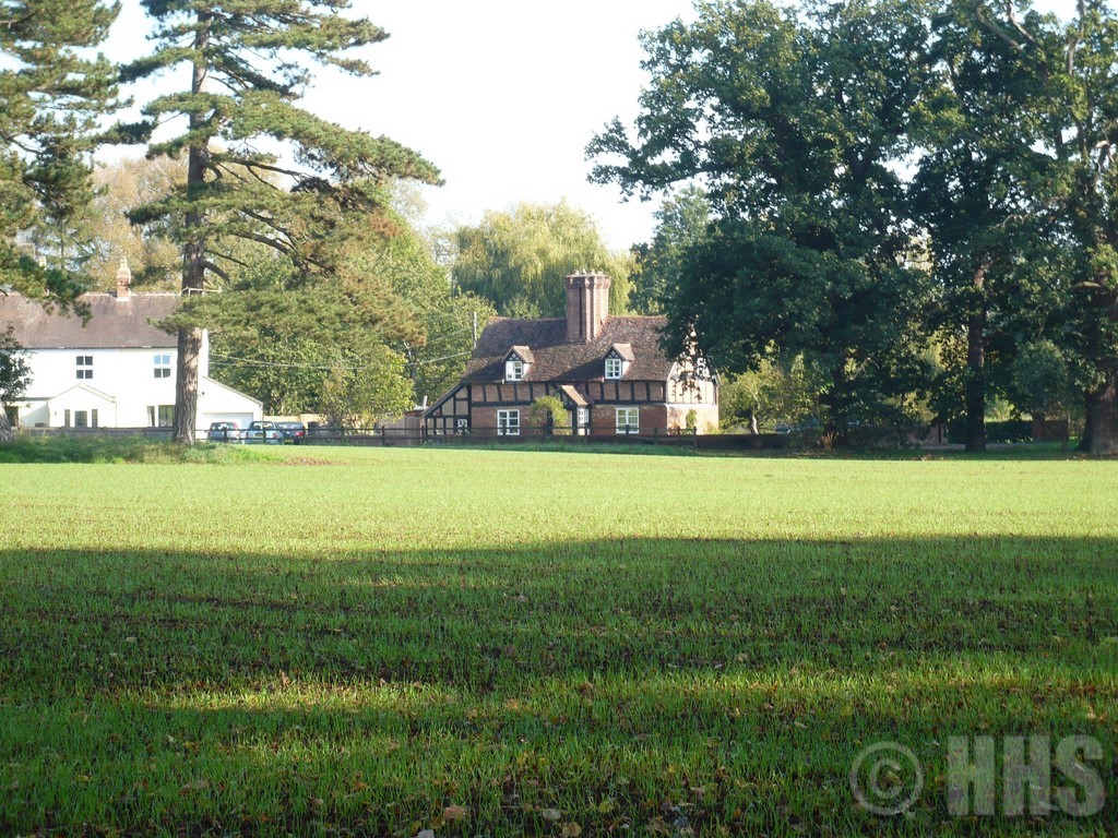 View towards the village from Hartlebury Castle drive